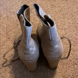 Toms suede booties